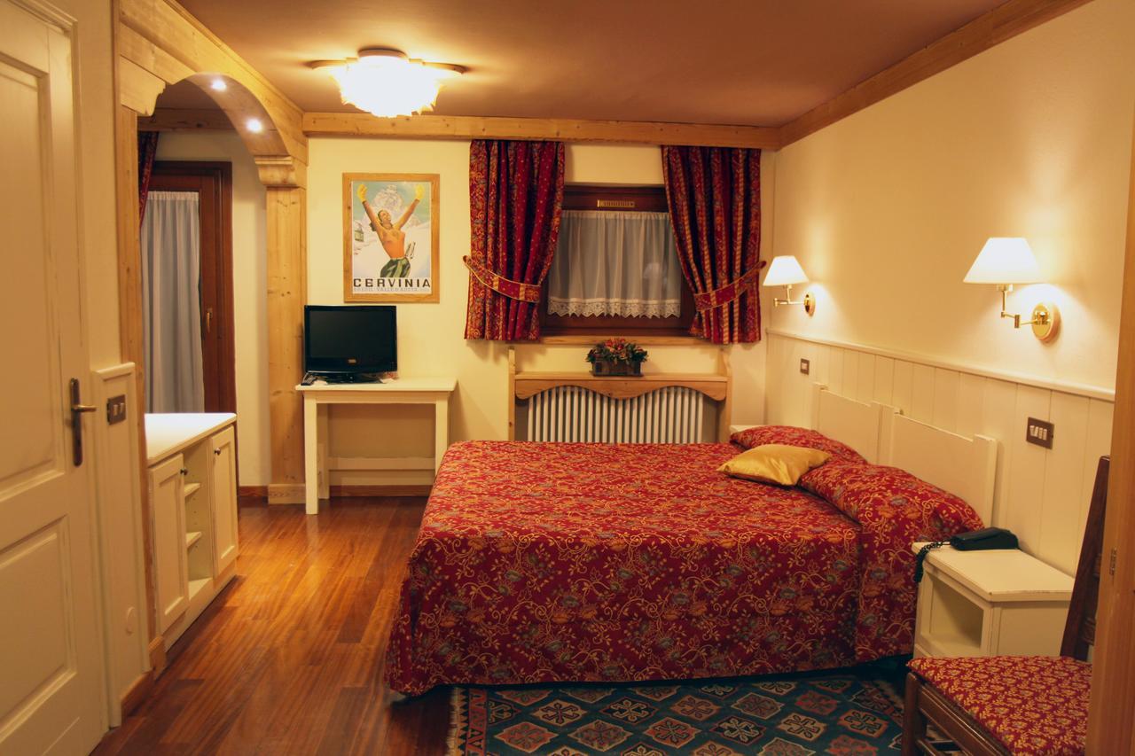 Hotel Fosson Breuil-Cervinia Exteriör bild