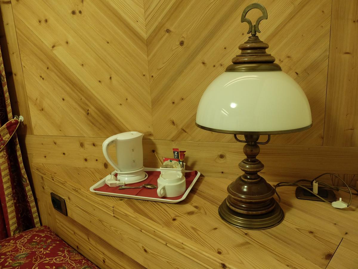Hotel Fosson Breuil-Cervinia Exteriör bild
